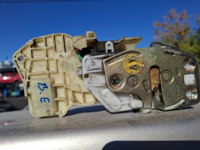 bontott HONDA CIVIC VII Bal első Ajtózár