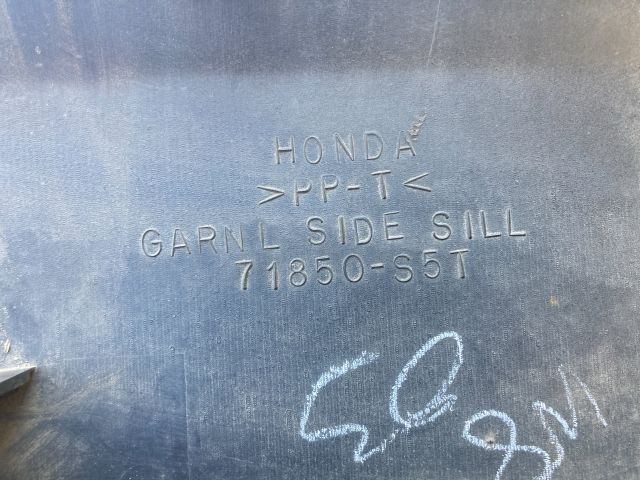 bontott HONDA CIVIC VII Bal Küszöb