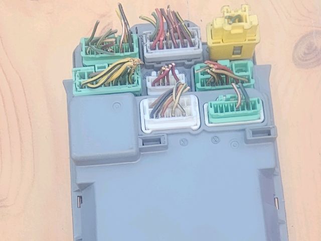 bontott HONDA CIVIC VII Biztosítéktábla Utastér