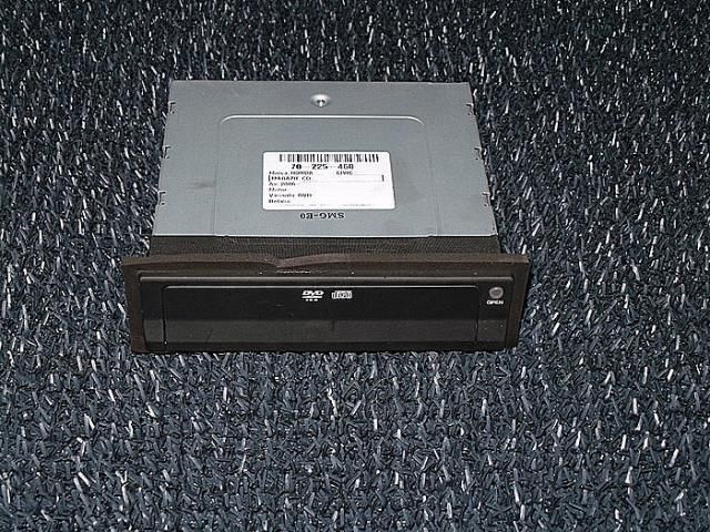 bontott HONDA CIVIC VII CD / DVD Tár