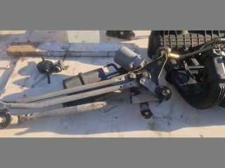 bontott HONDA CIVIC VII Első Ablaktörlő Szerkezet Motorral