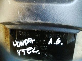 bontott HONDA CIVIC VII Első Hamutartó