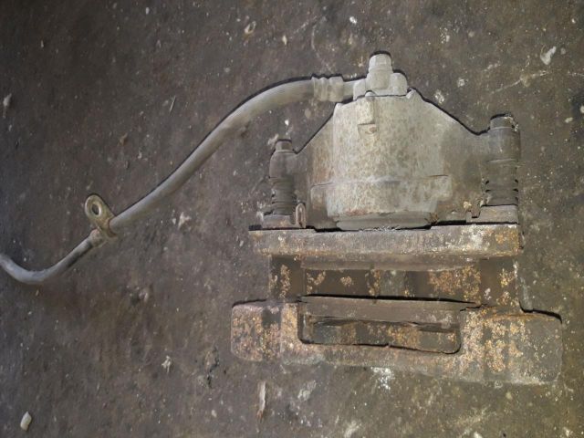 bontott HONDA CIVIC VII Jobb első Féknyereg Munkahengerrel