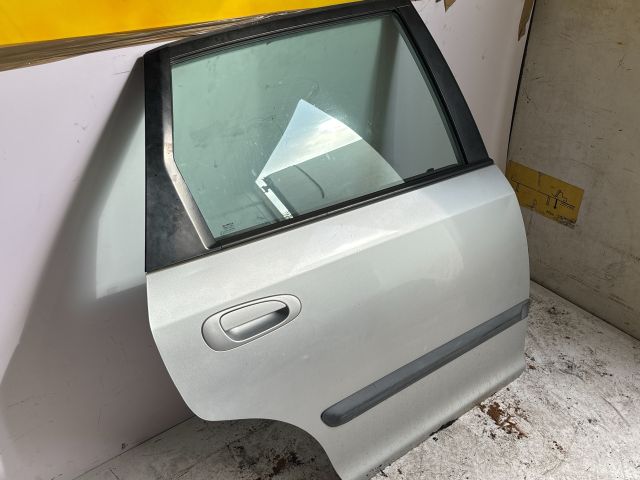 bontott HONDA CIVIC VII Jobb hátsó Ajtó (Részeivel)