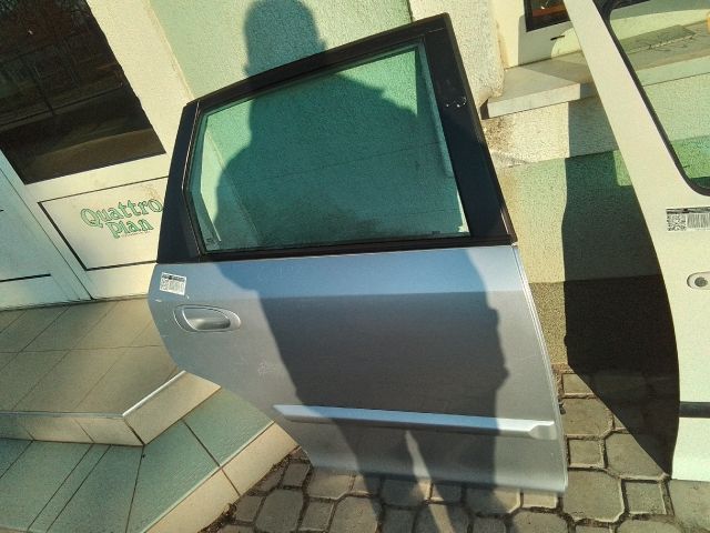 bontott HONDA CIVIC VII Jobb hátsó Ajtó (Részeivel)