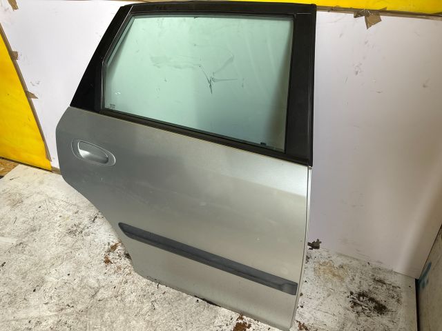 bontott HONDA CIVIC VII Jobb hátsó Ajtó (Részeivel)