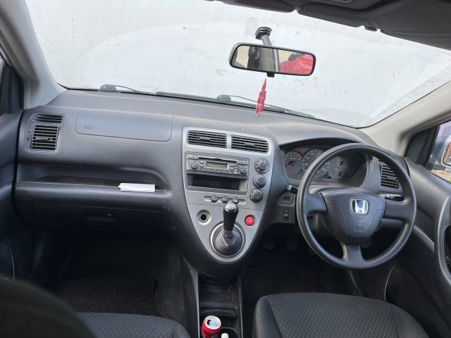 bontott HONDA CIVIC VII Kesztyűtartó