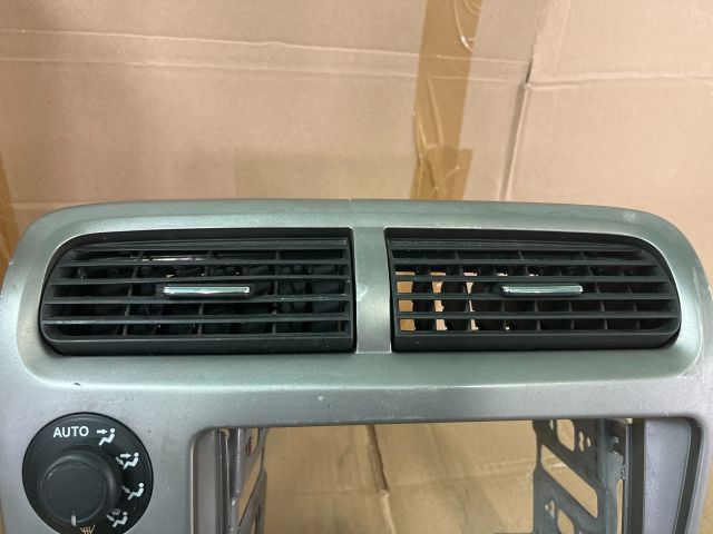 bontott HONDA CIVIC VII Középkonzol Keret