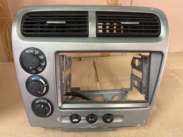 bontott HONDA CIVIC VII Középkonzol Keret