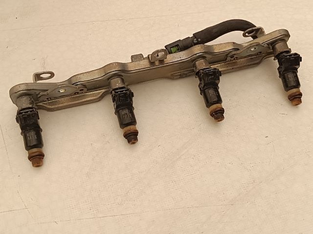 bontott HONDA CIVIC VIII Porlasztó Sor / Híd