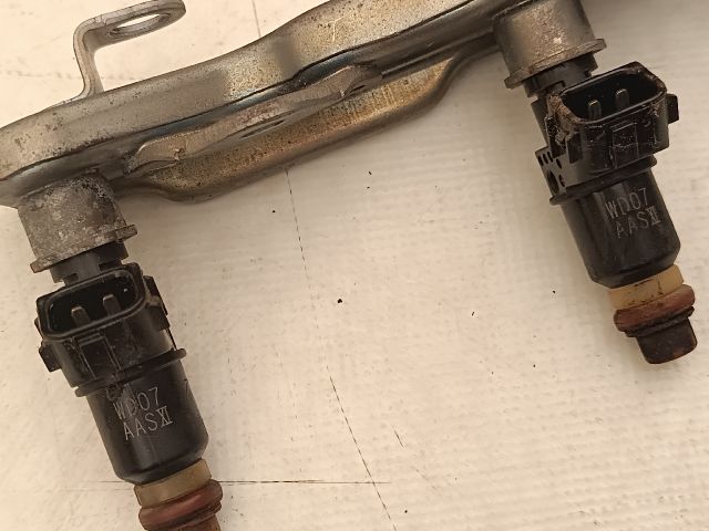 bontott HONDA CIVIC VIII Porlasztó Sor / Híd