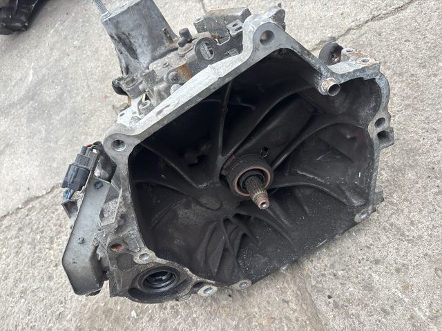 bontott HONDA CIVIC VIII Váltó (Mechanikus)
