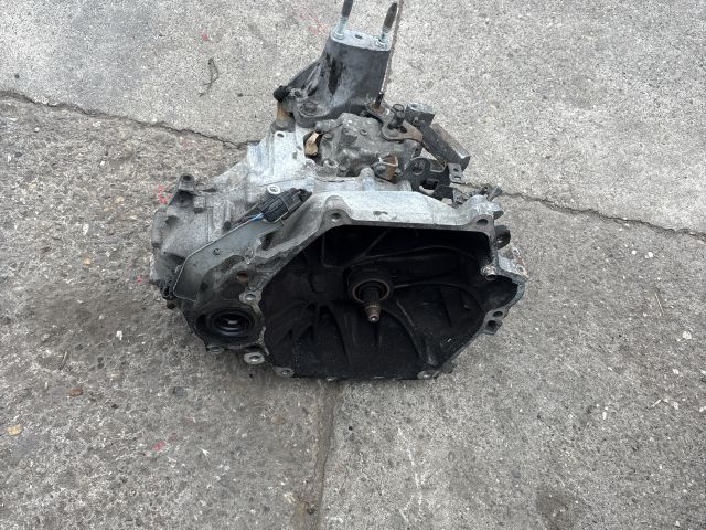 bontott HONDA CIVIC VIII Váltó (Mechanikus)