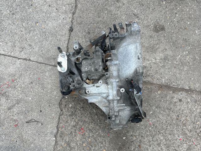 bontott HONDA CIVIC VIII Váltó (Mechanikus)