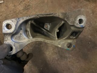 bontott HONDA CIVIC VIII Váltó Tartó Bak (Pozíciófüggetlen)