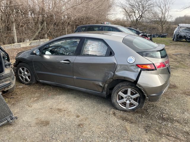 bontott HONDA CIVIC VIII Hátsó Alsó Vezérlés Burkolat