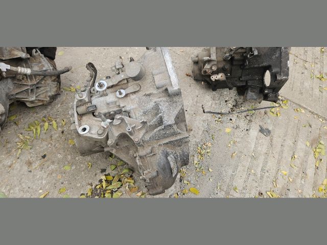 bontott HONDA CIVIC VIII Váltó (Mechanikus)