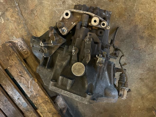 bontott HONDA CIVIC VIII Váltó (Mechanikus)