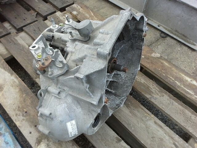 bontott HONDA CIVIC VIII Váltó (Mechanikus)