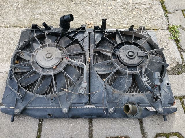 bontott HONDA CIVIC VIII Vízhűtő Radiátor (Klímás)