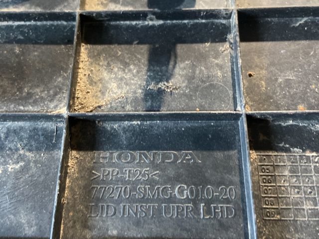 bontott HONDA CIVIC VIII Bal Alsó Műszerfal Burkolat