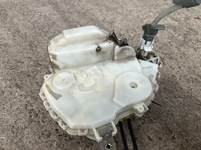 bontott HONDA CIVIC VIII Bal első Ajtózár