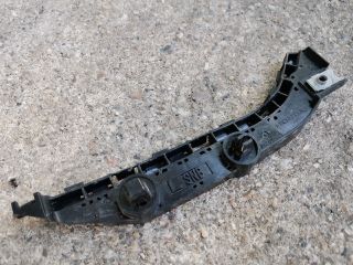 bontott HONDA CIVIC VIII Bal első Lökhárító Tartó (Műanyag)