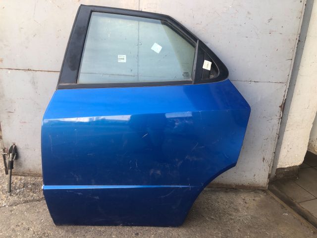 bontott HONDA CIVIC VIII Bal hátsó Ajtó (Részeivel)