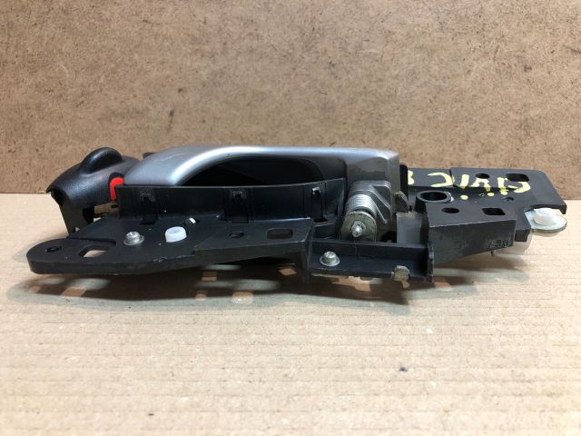 bontott HONDA CIVIC VIII Bal hátsó Belső Kilincs