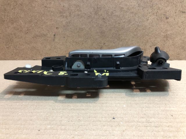 bontott HONDA CIVIC VIII Bal hátsó Belső Kilincs