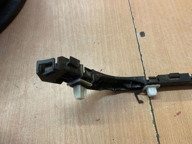 bontott HONDA CIVIC VIII Bal hátsó Oldal Lökhárító Tartó (Műanyag)