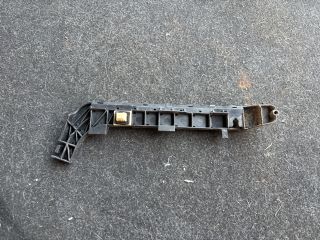 bontott HONDA CIVIC VIII Bal hátsó Oldal Lökhárító Tartó (Műanyag)