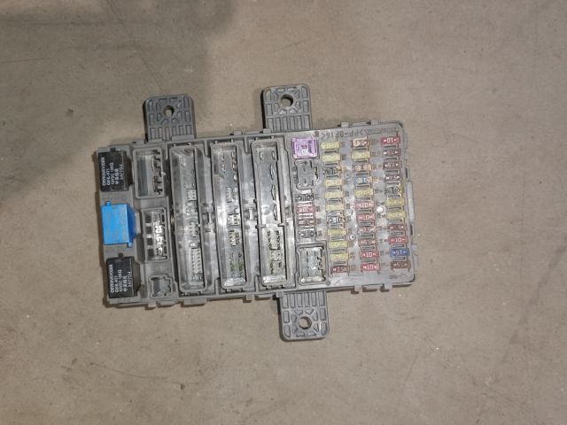 bontott HONDA CIVIC VIII Biztosítéktábla Utastér