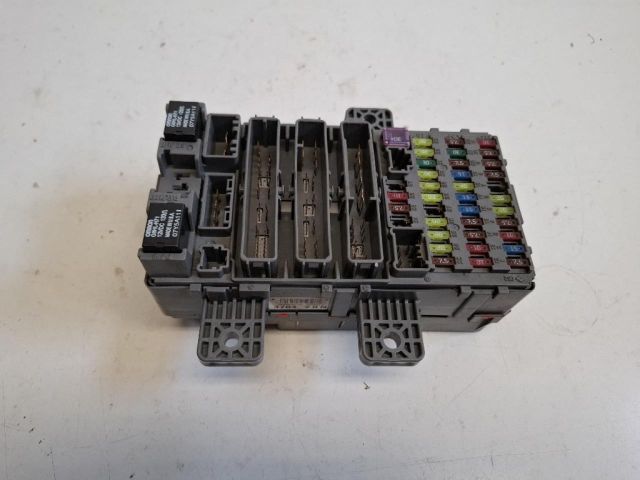 bontott HONDA CIVIC VIII Biztosítéktábla Utastér