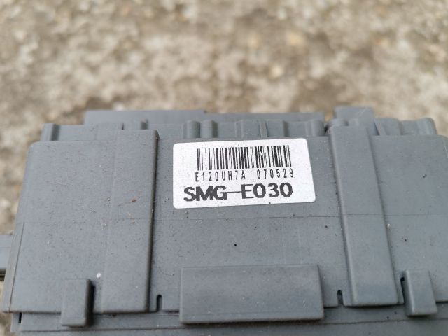 bontott HONDA CIVIC VIII Biztosítéktábla Utastér