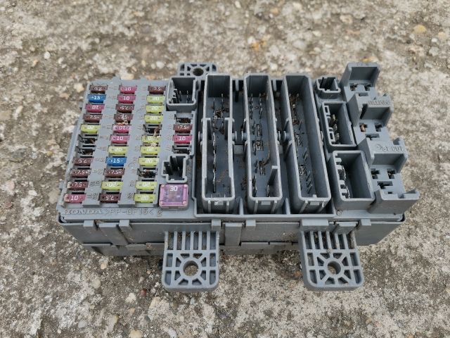 bontott HONDA CIVIC VIII Biztosítéktábla Utastér