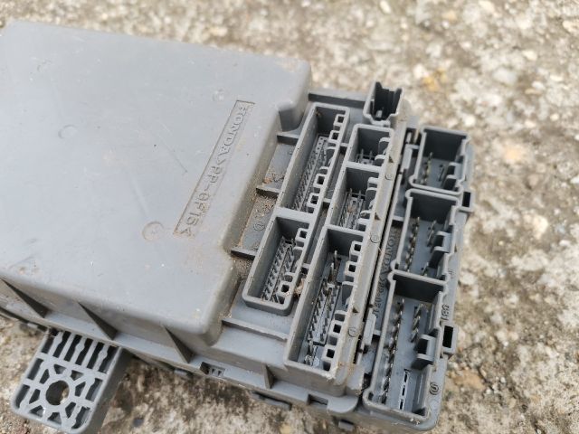 bontott HONDA CIVIC VIII Biztosítéktábla Utastér