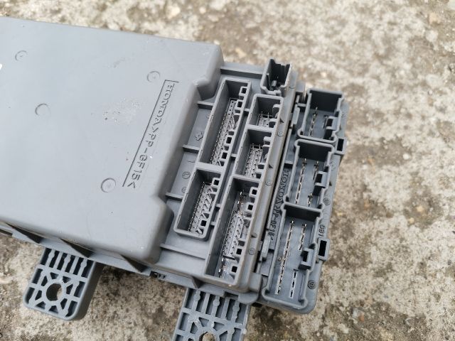 bontott HONDA CIVIC VIII Biztosítéktábla Utastér