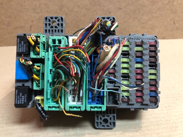 bontott HONDA CIVIC VIII Biztosítéktábla Utastér