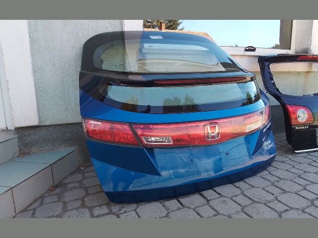 bontott HONDA CIVIC VIII Csomagtérajtó (Részeivel)