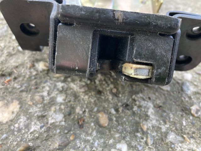 bontott HONDA CIVIC VIII Csomagtérajtó Zárbetét