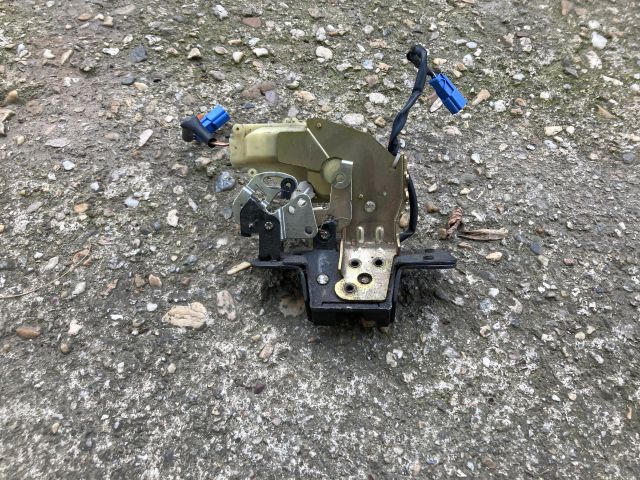 bontott HONDA CIVIC VIII Csomagtérajtó Zárbetét