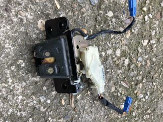 bontott HONDA CIVIC VIII Csomagtérajtó Zárbetét