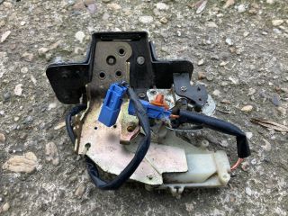 bontott HONDA CIVIC VIII Csomagtérajtó Zárbetét