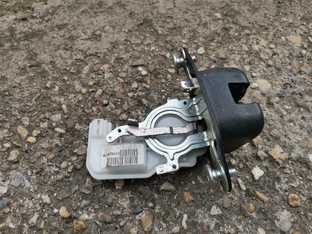 bontott HONDA CIVIC VIII Csomagtérajtó Zárszerkezet