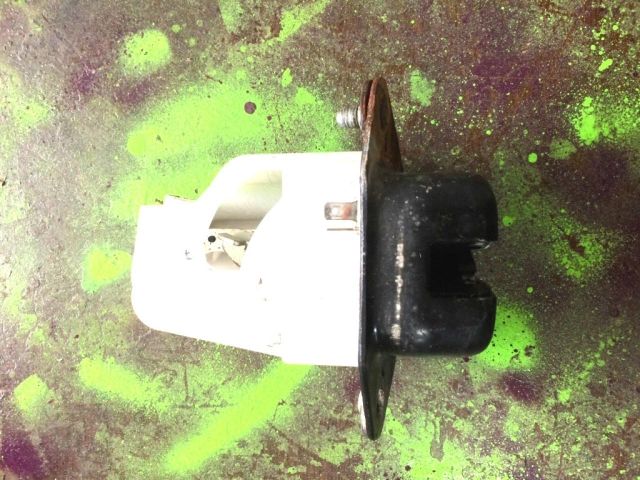 bontott HONDA CIVIC VIII Csomagtérajtó Zárszerkezet