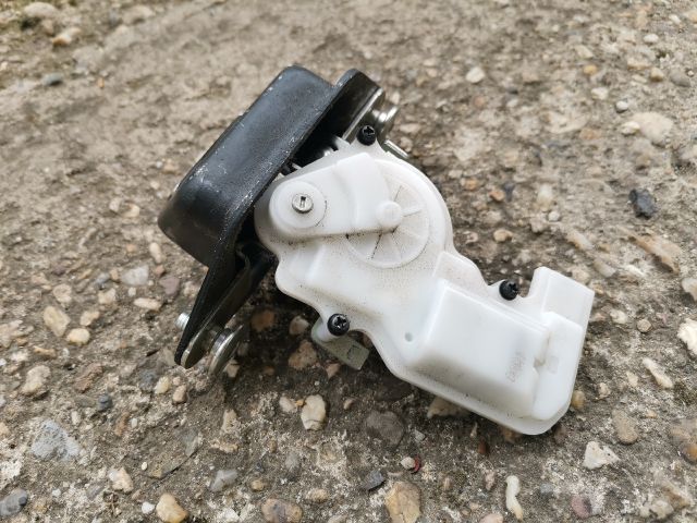 bontott HONDA CIVIC VIII Csomagtérajtó Zárszerkezet