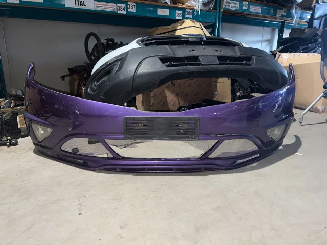 bontott HONDA CIVIC VIII Első Lökhárító (Részeivel)