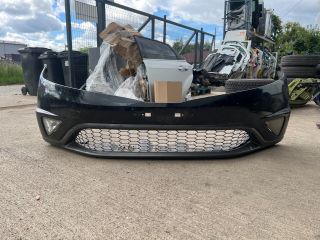 bontott HONDA CIVIC VIII Első Lökhárító (Részeivel)