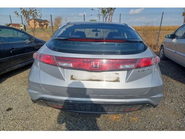 bontott HONDA CIVIC VIII Felső Hűtőburkolat